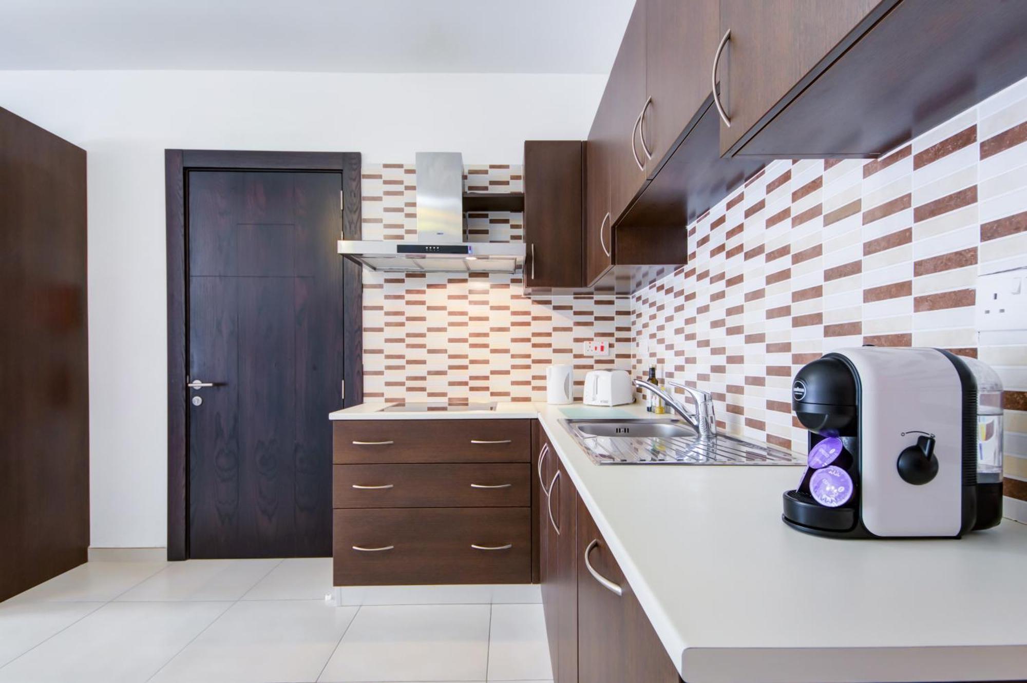 Prime Location, Modern In St Julian's, Paceville, 8 By Vaganza Апартаменты